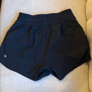 Tracker Short V 4”